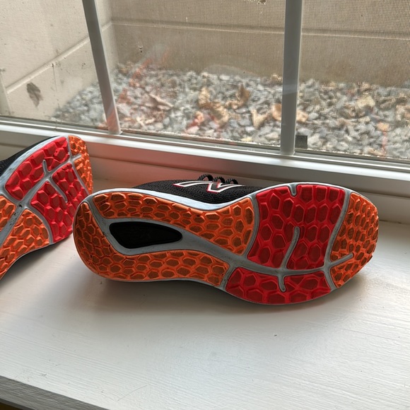 New Balance running shoes size 11 D wide Fresh Foam 680 - Picture 5 of 8